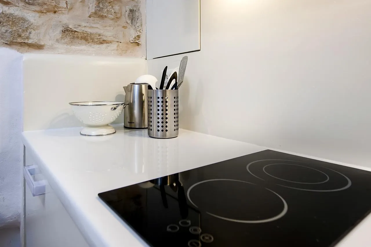 Luna Rooms And Studios Rovinj 4*,