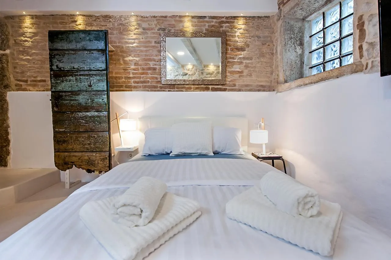 Luna Rooms And Studios Rovinj 4*,