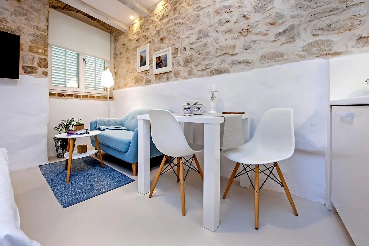 Luna Rooms And Studios Rovinj Gasthof